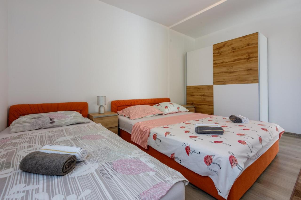 Apartments Kralj Zvonimir Jadranovo Exterior photo