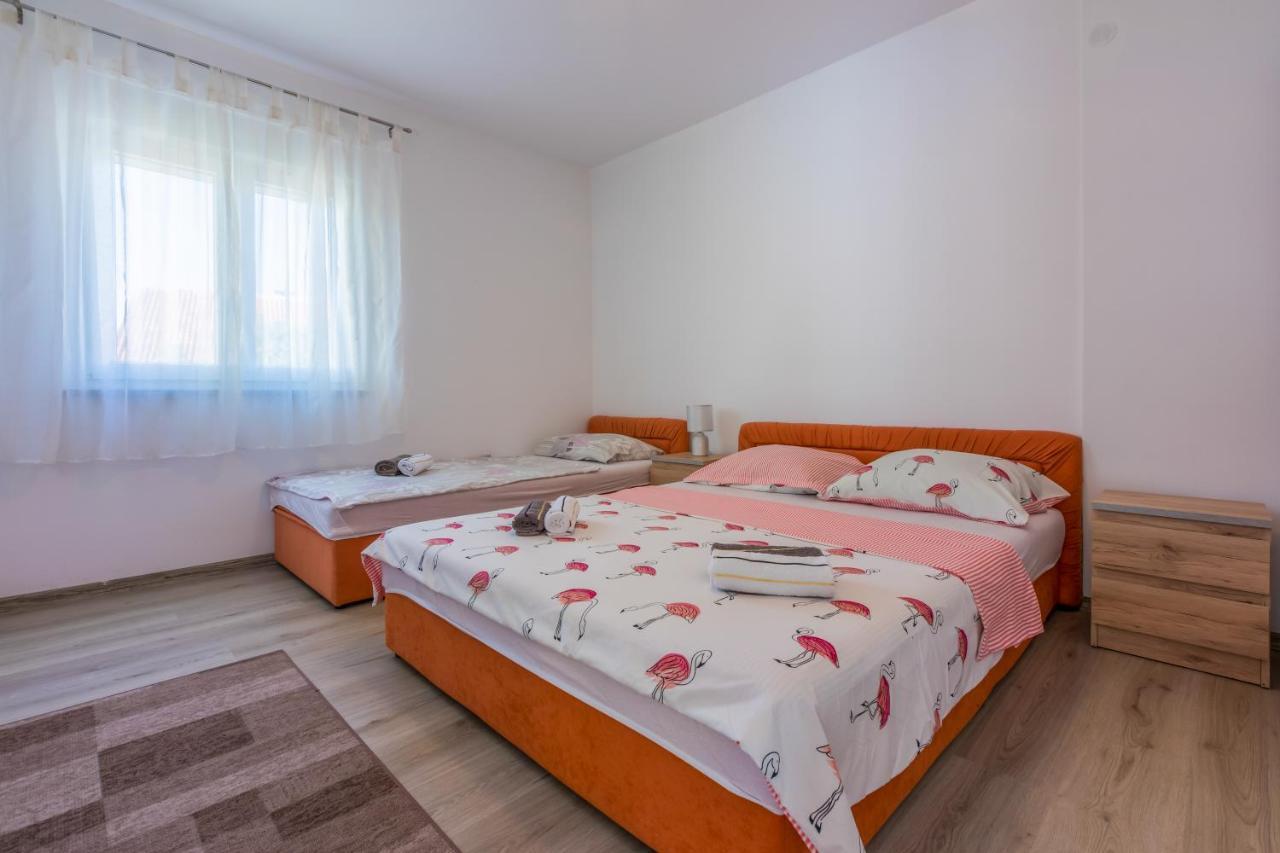 Apartments Kralj Zvonimir Jadranovo Exterior photo